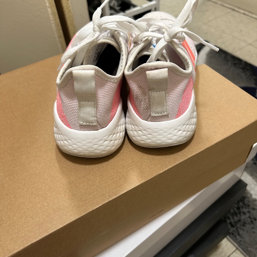 Adidas - Picture 3 of 5